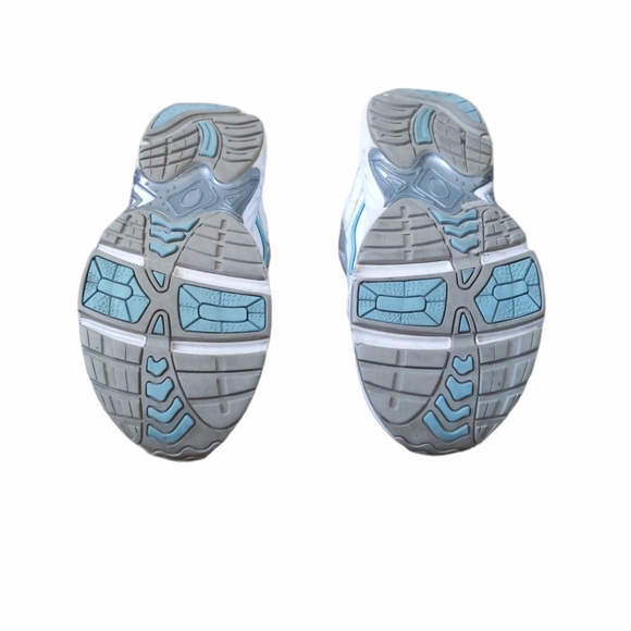 Vionic White Chunky Sneakers w/ Blue SZ 8 - Picture 9 of 11